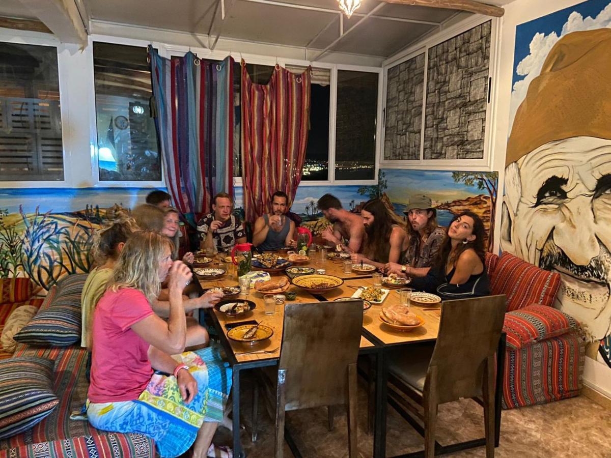 Happy Surf Hostel Taghazout Esterno foto
